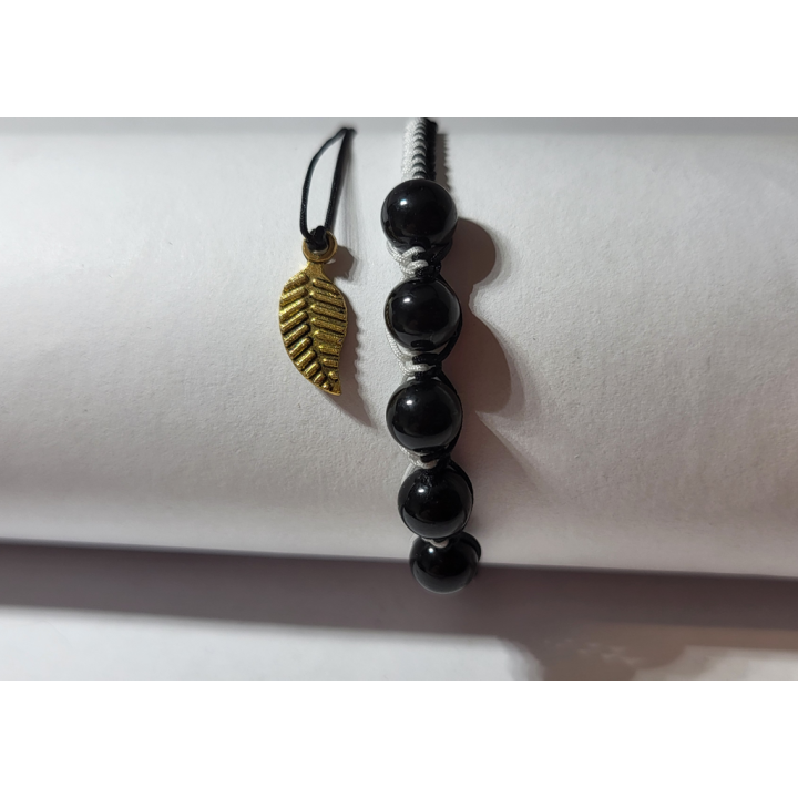 Czarny Turmalin - siła zamknięta w minimalistycznej formie