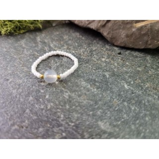 Kamień Księżycowy – perłowa aura