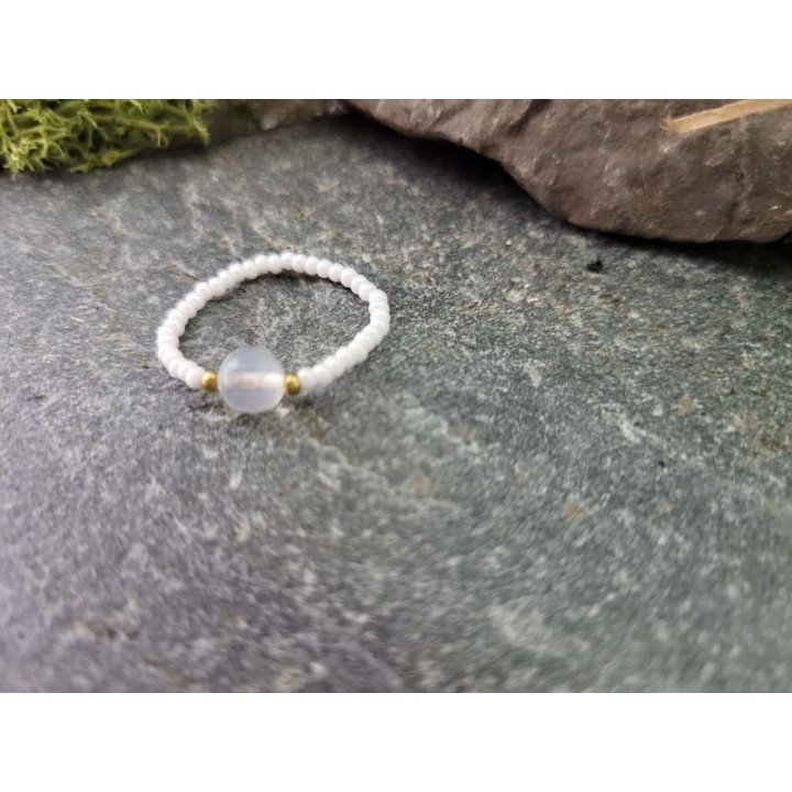 Kamień Księżycowy – perłowa aura