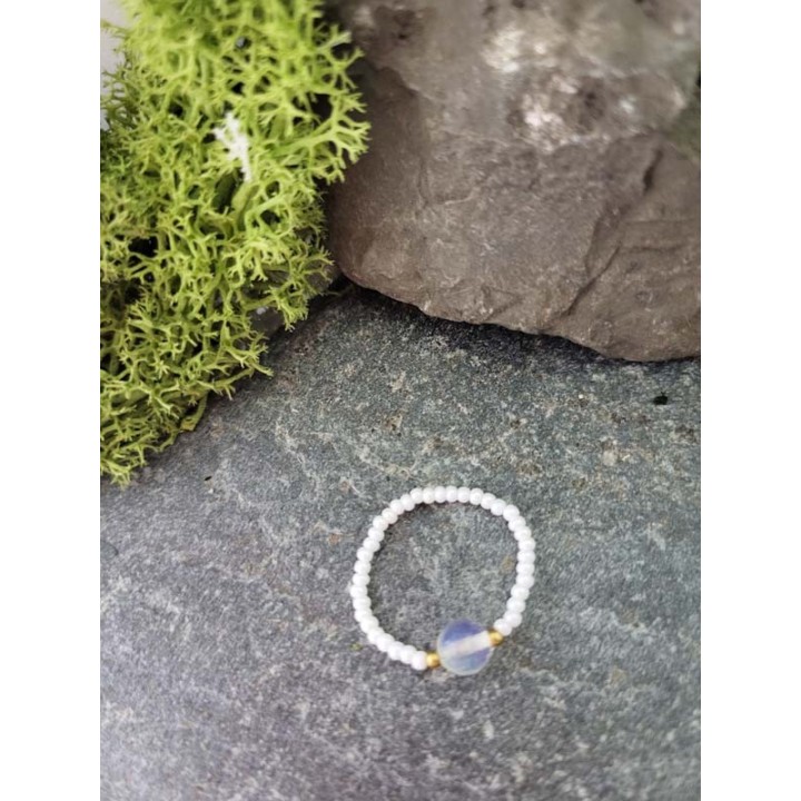 Kamień Księżycowy – perłowa aura