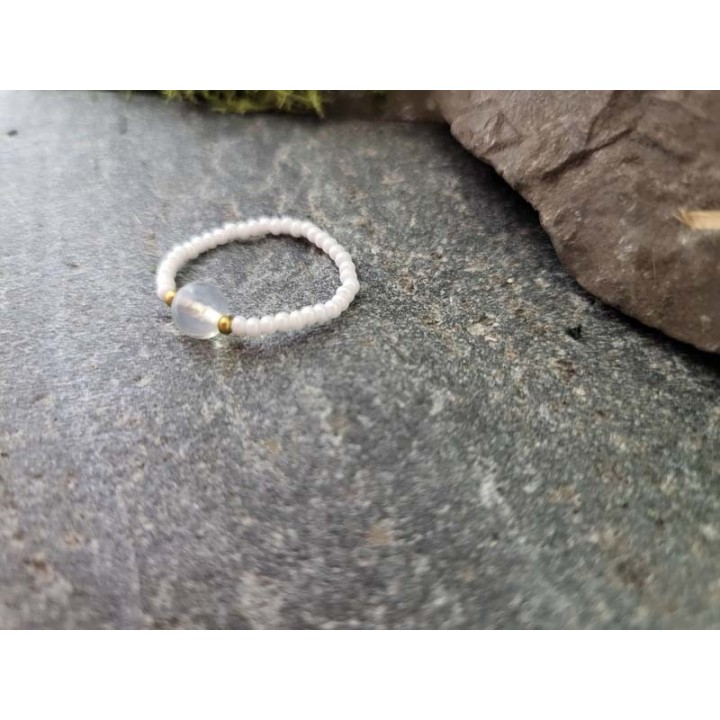 Kamień Księżycowy – perłowa aura