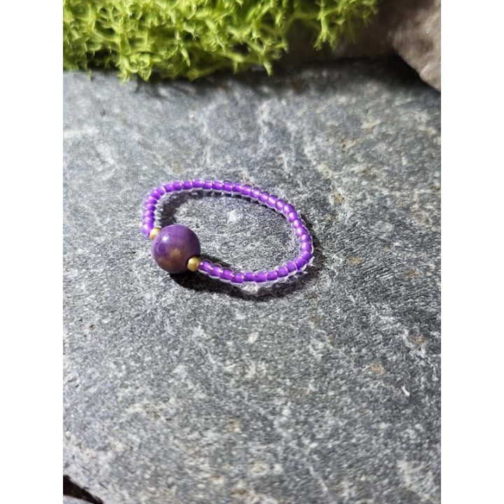 Jadeit ametystowo-żółty – gra światła i barw