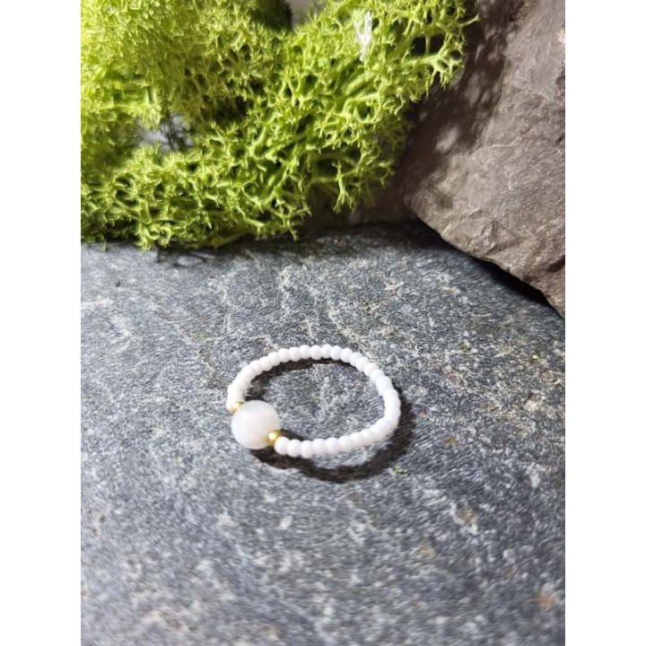 Biały Opal – delikatna gra światła