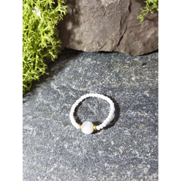 Biały Opal – delikatna gra światła