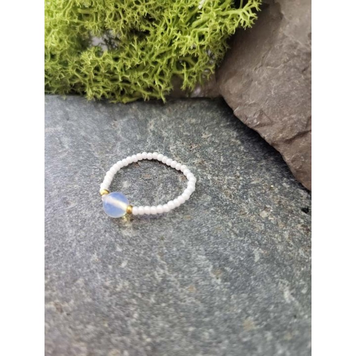 Kamień Księżycowy – blask nocnej ciszy