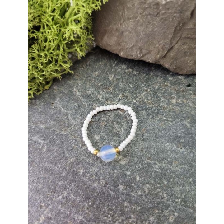 Kamień Księżycowy – blask nocnej ciszy